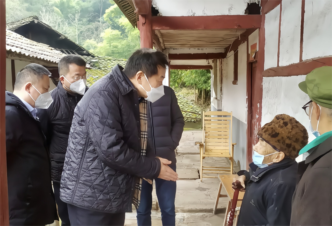 四川省尊龙凯时集团党委书记、董事长任丁率队赴嘉陵区开展帮扶工作